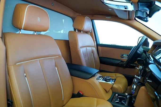 Подержанный Rolls-Royce Phantom Extended VIII, 6.7 л, 2019 в Дубае от Exotic Cars Бронзовый цвет. GCC | AUTO.AE
