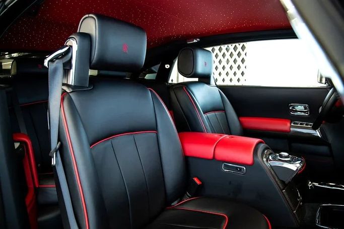 Подержанный Rolls-Royce Phantom VIII, 6.7 л, 2017 в Дубае от Exotic Cars Черный цвет. GCC | AUTO.AE