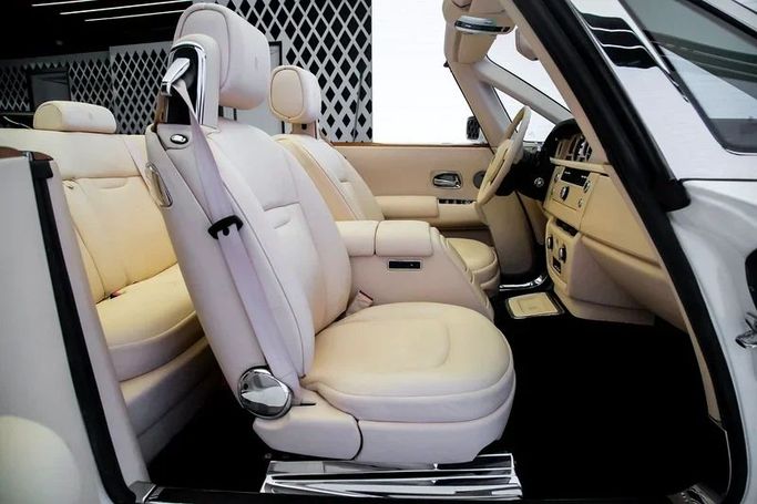 Used Rolls-Royce Phantom VII, 6.7 l, 2008 in Dubai by Exotic Cars, White color. Other | AUTO.AE