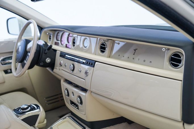 Used Rolls-Royce Phantom VII Facelift (Series II), 6.7 l, 2014 in Dubai by Exotic Cars, White color. Other | AUTO.AE