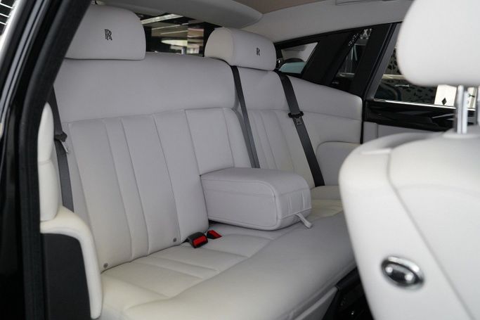 Used Rolls-Royce Phantom VII Facelift (Series II), 6.7 l, 2014 in Dubai by Exotic Cars, Black color. Other | AUTO.AE