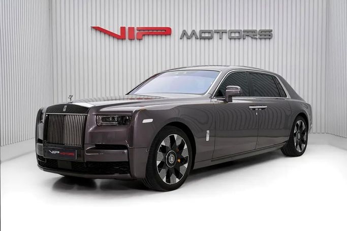 مستعملة ⁦Rolls-Royce Phantom Extended VIII (RR11)، 6.7 l، 2023⁩ في في الإمارات, دبي من VIP Motors، اللون رمادي. مواصفات الخليج | AUTO.AE | إعلان #287168