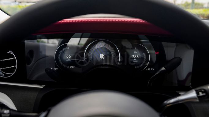 Новый Rolls-Royce Spectre, 2024 в Дубае от Milele Зеленый цвет. Other | AUTO.AE