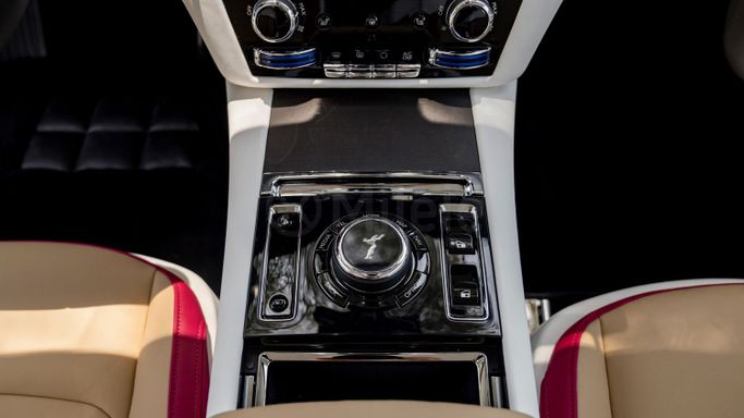 Новый Rolls-Royce Spectre, 2024 в Дубае от Milele Зеленый цвет. Other | AUTO.AE