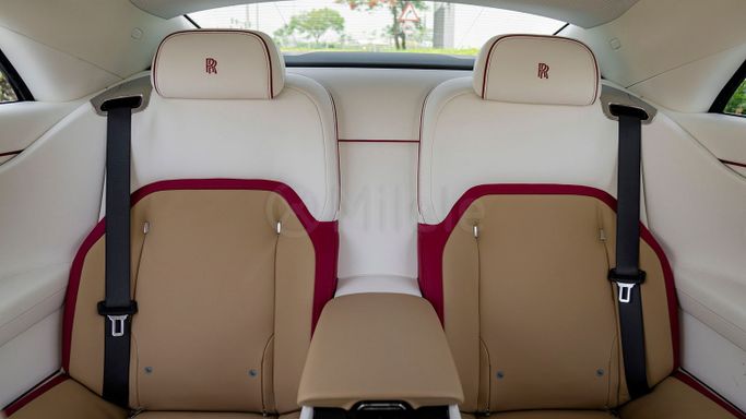 Новый Rolls-Royce Spectre, 2024 в Дубае от Milele Зеленый цвет. Other | AUTO.AE