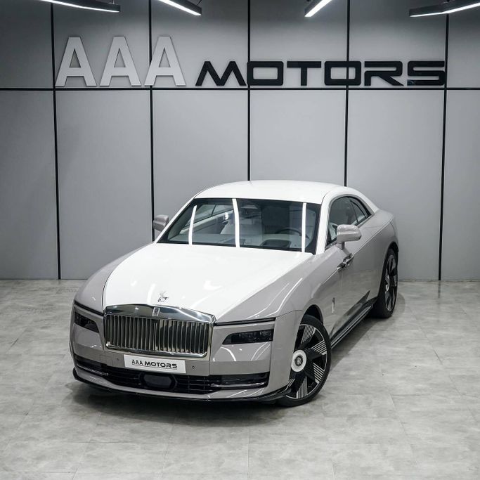Подержанный Rolls-Royce Spectre, 2024 в Дубае от AAA Motors Серый цвет. GCC | AUTO.AE