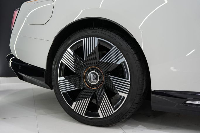 Used Rolls-Royce Spectre, 2024 in Dubai by Sanam Cars, White color. GCC Specs | AUTO.AE