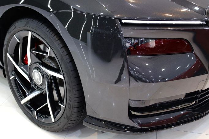 Used Rolls-Royce Spectre, 2025 in Dubai by Sanam Cars, Black color. GCC Specs | AUTO.AE