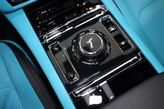 Новый Rolls-Royce Spectre, 2025 в Дубае от Sanam Cars Белый цвет. GCC | AUTO.AE