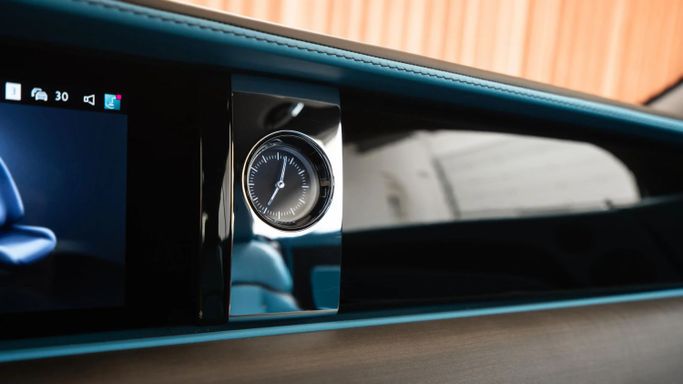 Новый Rolls-Royce Spectre, 2025 в Дубае от Automobili Motors Черный цвет. GCC | AUTO.AE