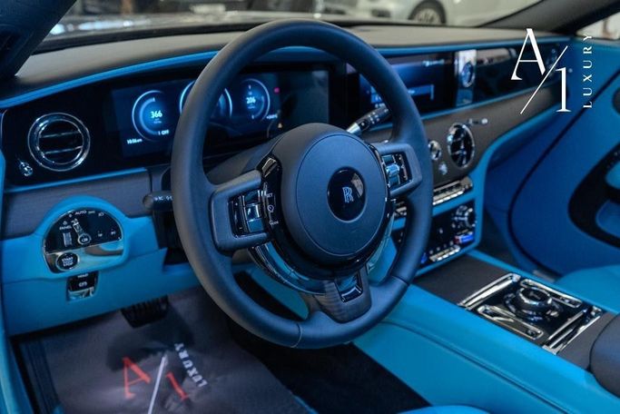 Подержанный Rolls-Royce Spectre, 2024 в Дубае от A1 Luxury Motors Черный цвет. GCC | AUTO.AE