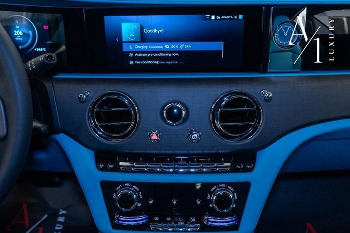 Подержанный Rolls-Royce Spectre, 2024 в Дубае от A1 Luxury Motors Черный цвет. GCC | AUTO.AE