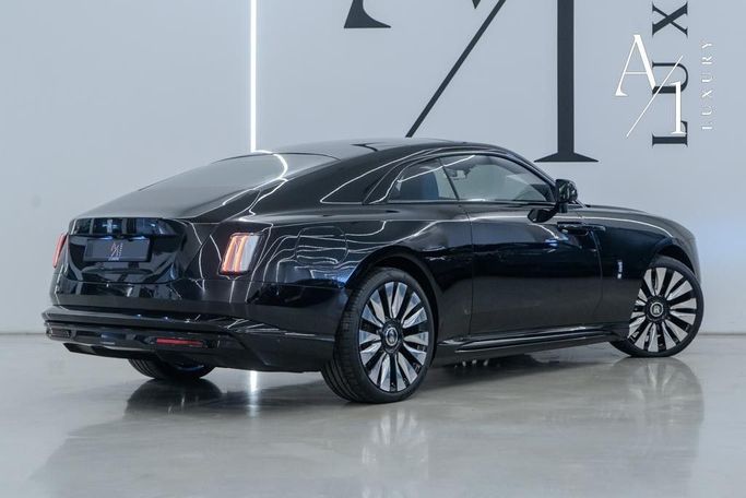 Подержанный Rolls-Royce Spectre, 2024 в Дубае от A1 Luxury Motors Черный цвет. GCC | AUTO.AE