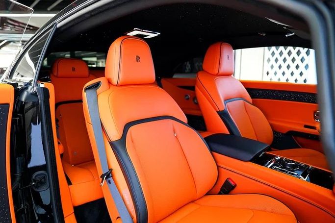 Подержанный Rolls-Royce Spectre, 2024 в Дубае от Exotic Cars Черный цвет. GCC | AUTO.AE