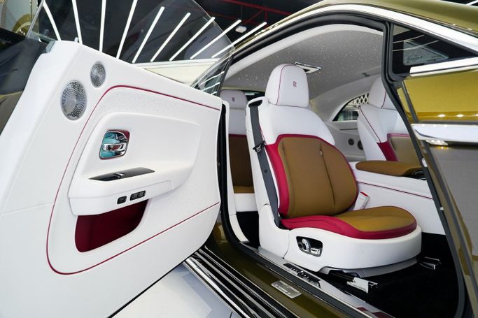 Used Rolls-Royce Spectre, 2024 in Dubai by Exotic Cars, Green color. Other | AUTO.AE