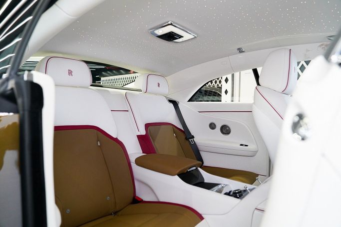 Used Rolls-Royce Spectre, 2024 in Dubai by Exotic Cars, Green color. Other | AUTO.AE