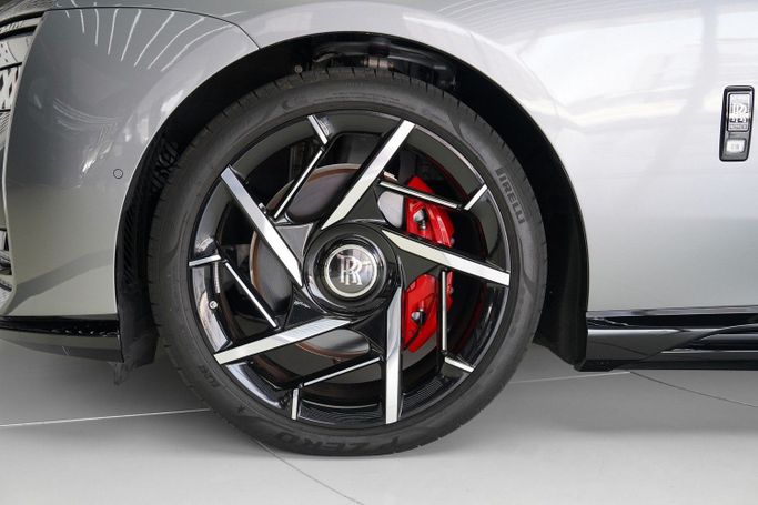 مستعملة Rolls-Royce Spectre, 2025 في في دبي من Exotic Cars، اللون رمادي. مواصفات الخليج | AUTO.AE