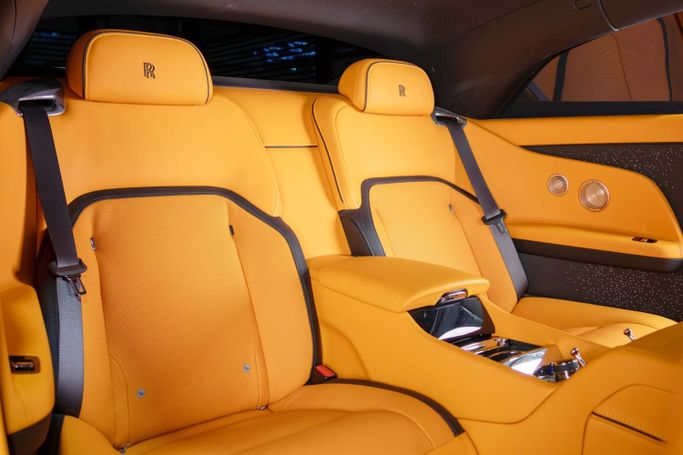 Подержанный Rolls-Royce Spectre, 2025 в Дубае от The Car Superstore Черный цвет. Европейская | AUTO.AE