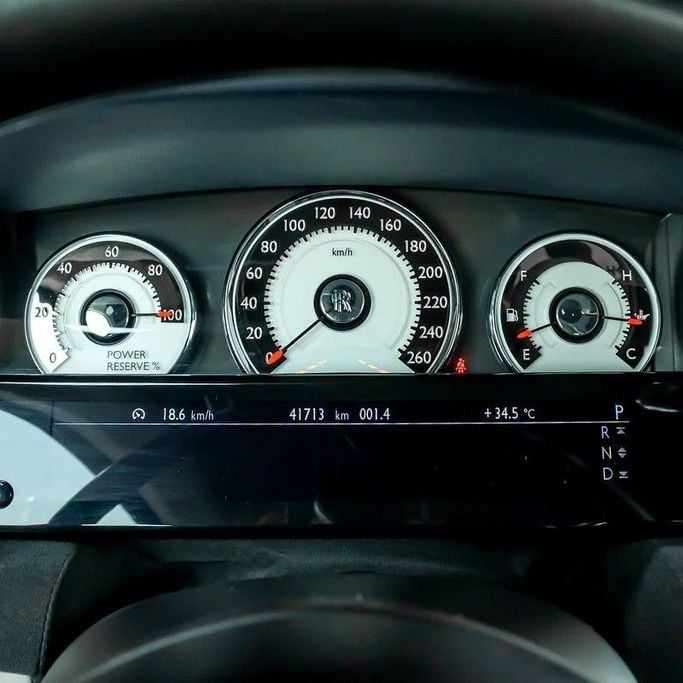 Подержанный Rolls-Royce Wraith, 6.6 л, 2015 в Дубае от Q Motors Синий цвет. GCC | AUTO.AE