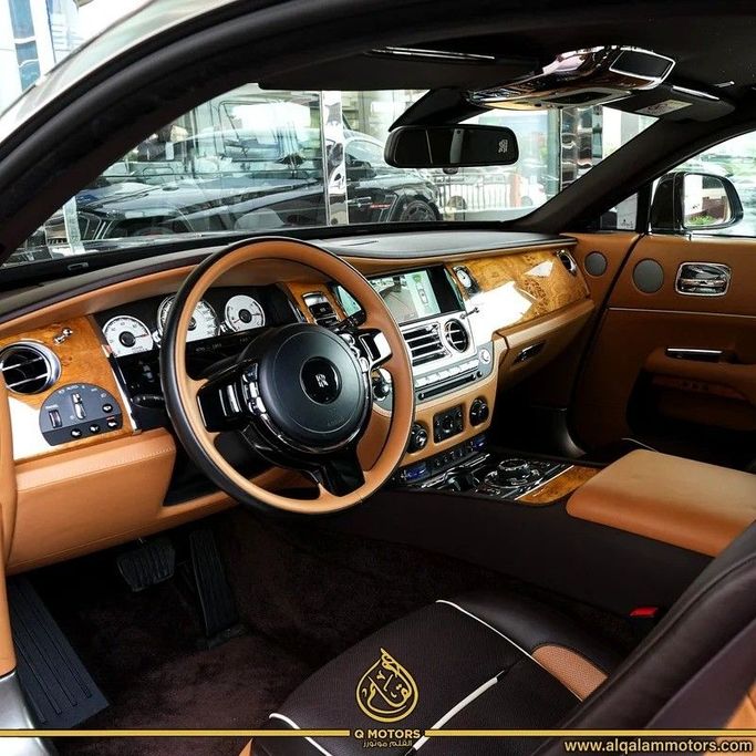 Подержанный Rolls-Royce Wraith, 6.6 л, 2017 в Дубае от Q Motors Черный цвет. GCC | AUTO.AE