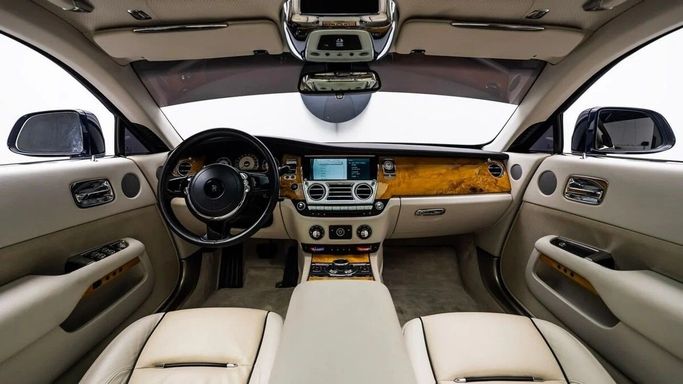 Used Rolls-Royce Wraith, 6.6 l, 2015 in Dubai by Al Ain Class Motors, Blue color. GCC Specs | AUTO.AE