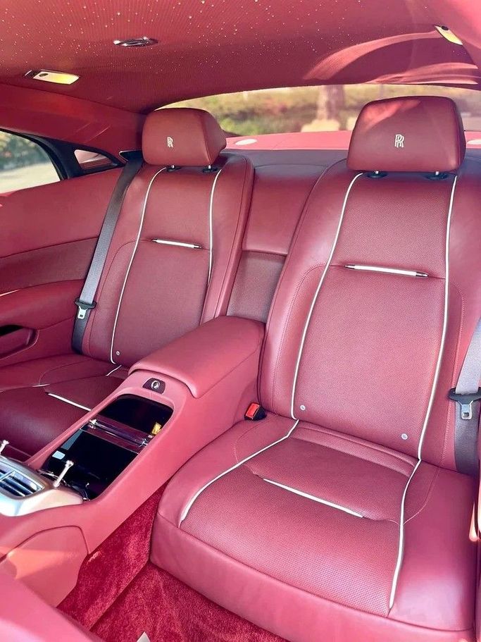 Used Rolls-Royce Wraith, 6.6 l, 2019 in Dubai by 66 Motors, White color. GCC Specs | AUTO.AE