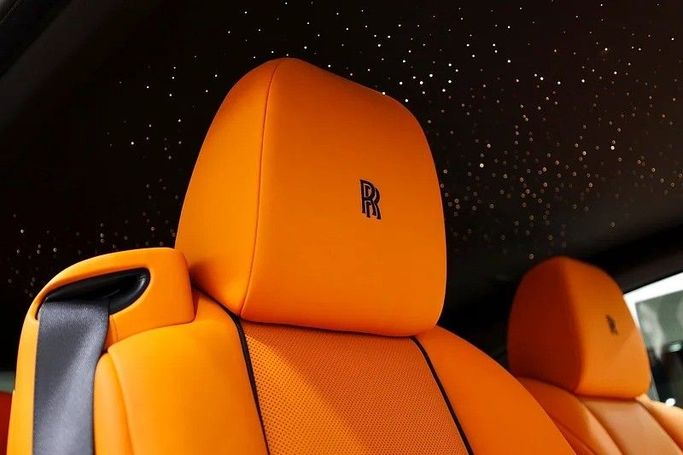 Подержанный Rolls-Royce Wraith, 6.6 л, 2022 в Дубае от Al Faris Motors Черный цвет. GCC | AUTO.AE