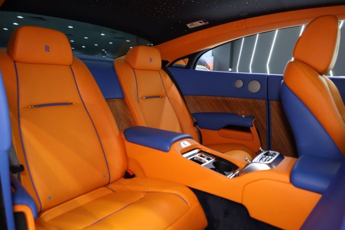 Подержанный Rolls-Royce Wraith, 6.6 л, 2016 в Дубае от Sanam Cars Голубой цвет. GCC | AUTO.AE