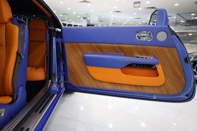 Подержанный Rolls-Royce Wraith, 6.6 л, 2016 в Дубае от Sanam Cars Голубой цвет. GCC | AUTO.AE