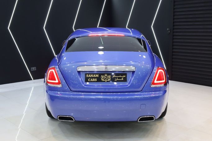 Подержанный Rolls-Royce Wraith, 6.6 л, 2016 в Дубае от Sanam Cars Голубой цвет. GCC | AUTO.AE