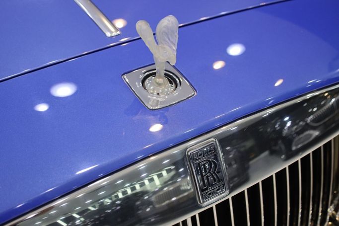 Подержанный Rolls-Royce Wraith, 6.6 л, 2016 в Дубае от Sanam Cars Голубой цвет. GCC | AUTO.AE