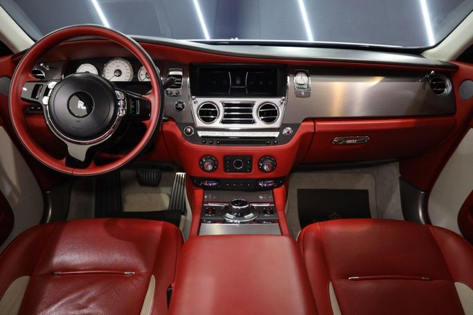 Used Rolls-Royce Wraith, 6.6 l, 2019 in Dubai by Sanam Cars, White color. GCC Specs | AUTO.AE