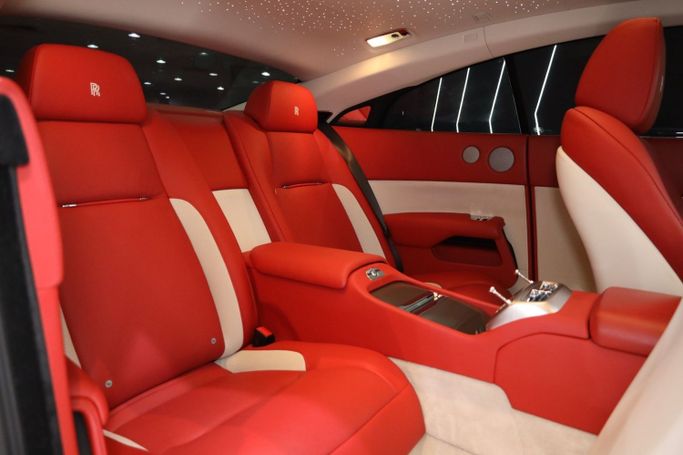 Used Rolls-Royce Wraith, 6.6 l, 2019 in Dubai by Sanam Cars, White color. GCC Specs | AUTO.AE
