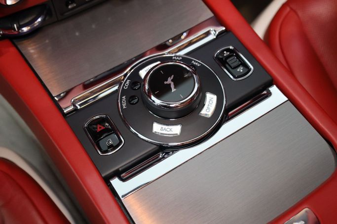 Used Rolls-Royce Wraith, 6.6 l, 2019 in Dubai by Sanam Cars, White color. GCC Specs | AUTO.AE