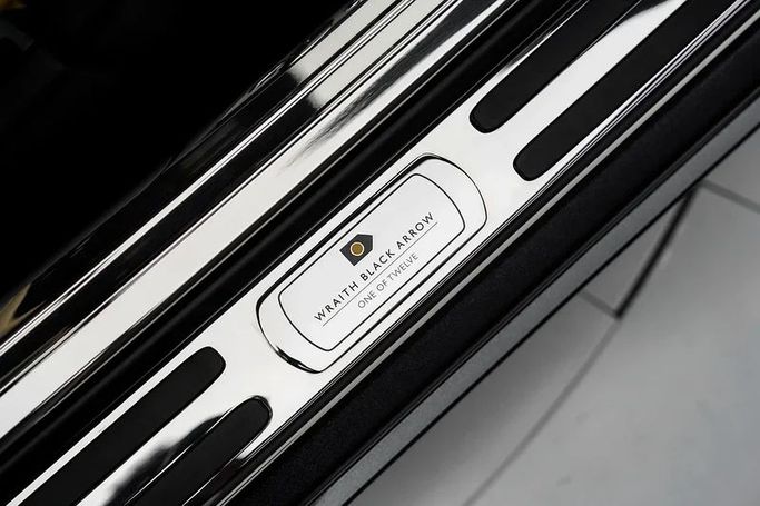 Подержанный Rolls-Royce Wraith, 6.6 л, 2023 в Дубае от Exotic Cars Черный цвет. GCC | AUTO.AE