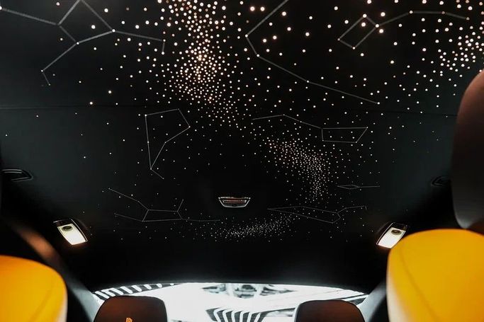 Подержанный Rolls-Royce Wraith, 6.6 л, 2023 в Дубае от Exotic Cars Черный цвет. GCC | AUTO.AE