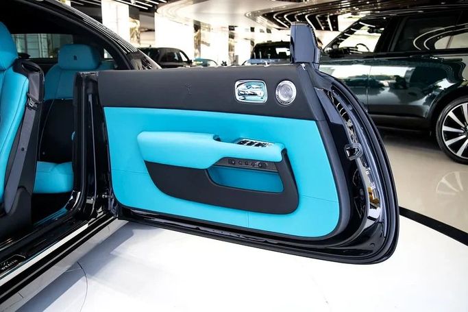 Новый Rolls-Royce Wraith Black Badge, 6.6 л, 2023 в Дубае от Exotic Cars Черный цвет. GCC | AUTO.AE