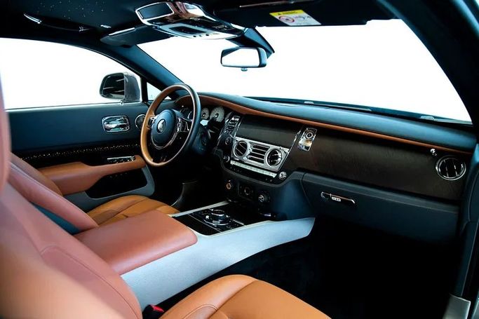 Подержанный Rolls-Royce Wraith, 6.6 л, 2019 в Дубае от Exotic Cars Серый цвет. GCC | AUTO.AE