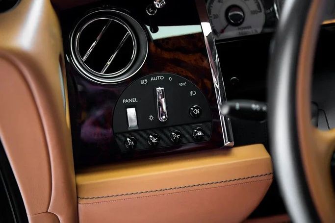 Used Rolls-Royce Wraith, 6.6 l, 2018 in Dubai by Exotic Cars, Brown color. GCC Specs | AUTO.AE