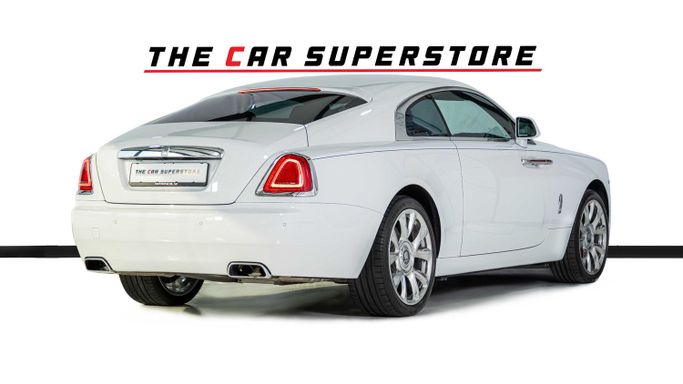 Подержанный Rolls-Royce Wraith, 6.6 л, 2021 в Дубае от The Car Superstore Белый цвет. Японская | AUTO.AE