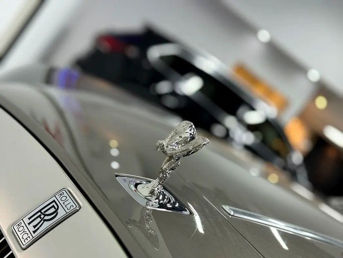 مستعملة Rolls-Royce Wraith, 6.6 l, 2016 في في دبي من F1 Motors، اللون أزرق. المواصفات الأوروبية | AUTO.AE