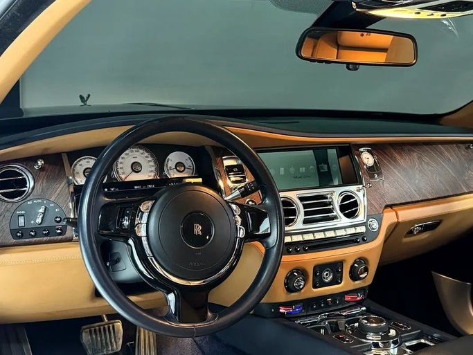 مستعملة Rolls-Royce Wraith, 6.6 l, 2016 في في دبي من F1 Motors، اللون أزرق. المواصفات الأوروبية | AUTO.AE