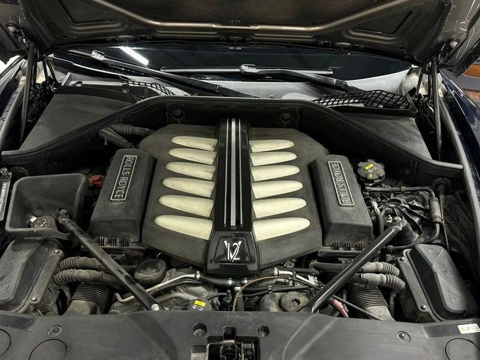 مستعملة Rolls-Royce Wraith, 6.6 l, 2016 في في دبي من F1 Motors، اللون أزرق. المواصفات الأوروبية | AUTO.AE