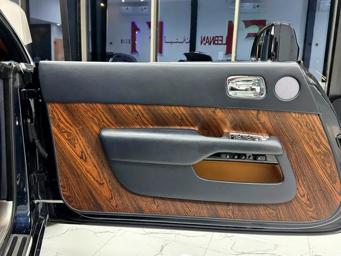 مستعملة Rolls-Royce Wraith, 6.6 l, 2016 في في دبي من F1 Motors، اللون أزرق. المواصفات الأوروبية | AUTO.AE