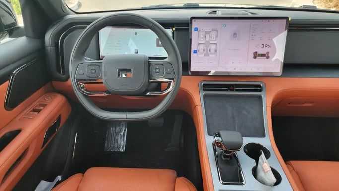 Новый Rox 01, 1.5 л, 2025 в Дубае от Alwan Global Cars Черный цвет. Other | AUTO.AE