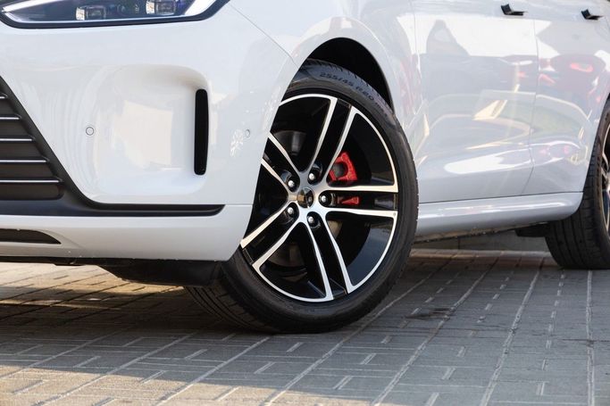 Новый Seres M5, 1.5 л, 2025 в Дубае от Linda Cars Белый цвет. GCC | AUTO.AE