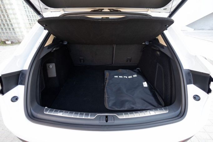 Новый Seres M5, 1.5 л, 2025 в Дубае от Linda Cars Белый цвет. GCC | AUTO.AE