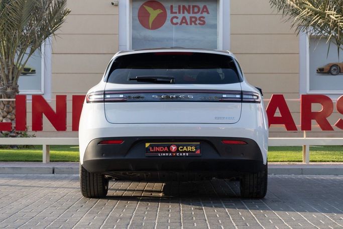 Новый Seres M5, 1.5 л, 2025 в Дубае от Linda Cars Белый цвет. GCC | AUTO.AE