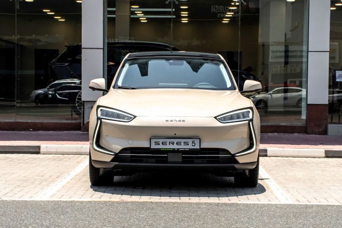 جديدة Seres SF5, 0.0 l, 2025 في في دبي من Arion Motors، اللون رملي. مواصفات الخليج | AUTO.AE | إعلان #261011