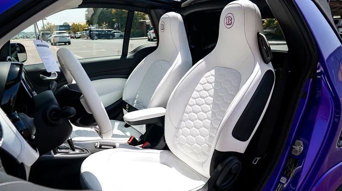 Новый Smart Fortwo III, 2024 в Дубае от 8 Ba Motors Фиолетовый цвет. Европейская | AUTO.AE